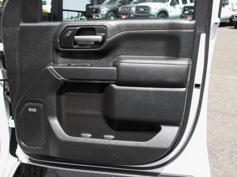 Used 2020 GMC Sierra 2500 AT4 image 43