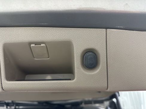 Used 2019 Chevrolet Suburban Premier image 13