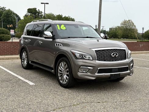 Used 2016 INFINITI QX80 4WD w/ Deluxe Technology Package image 8