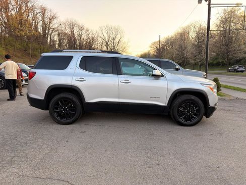 Used 2019 GMC Acadia SLT image 4