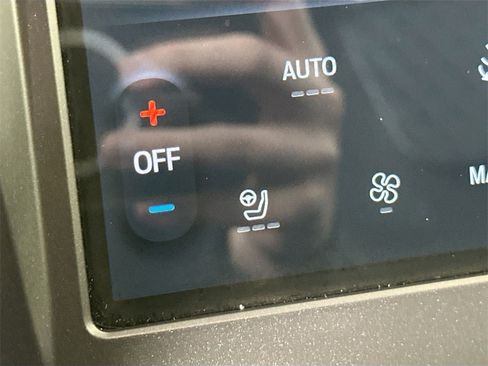 Used 2024 Ford Edge Titanium image 26