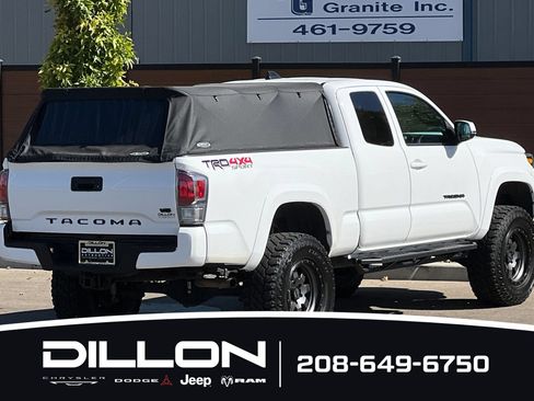 Used 2023 Toyota Tacoma TRD Sport AWD/4WD image 7