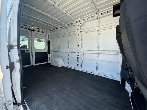 Used 2023 RAM ProMaster 2500 FWD image 5