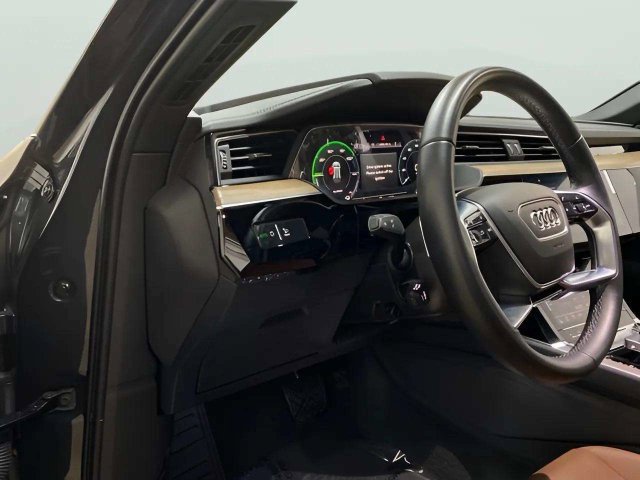 Used 2024 Audi Q8 e-tron Premium Plus w/ Premium Plus Package AWD/4WD image 32