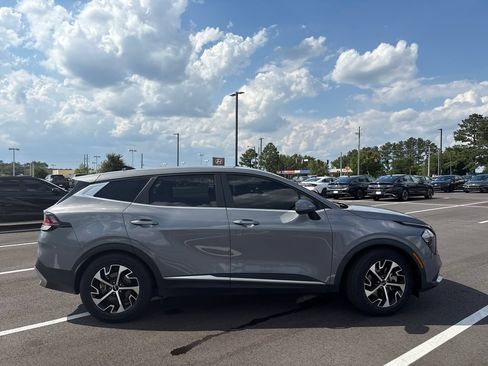 Used 2023 Kia Sportage EX FWD image 25