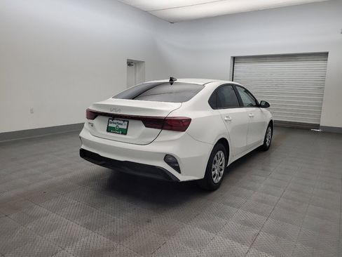 Used 2024 Kia Forte LX FWD image 9
