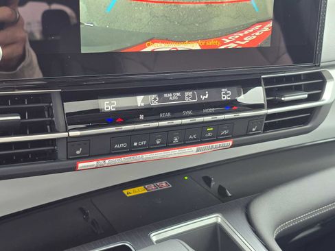 New 2026 Toyota Sienna XLE AWD/4WD image 31