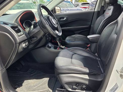 Used 2017 Jeep Compass Trailhawk w/ Leather Interior Group AWD/4WD image 5