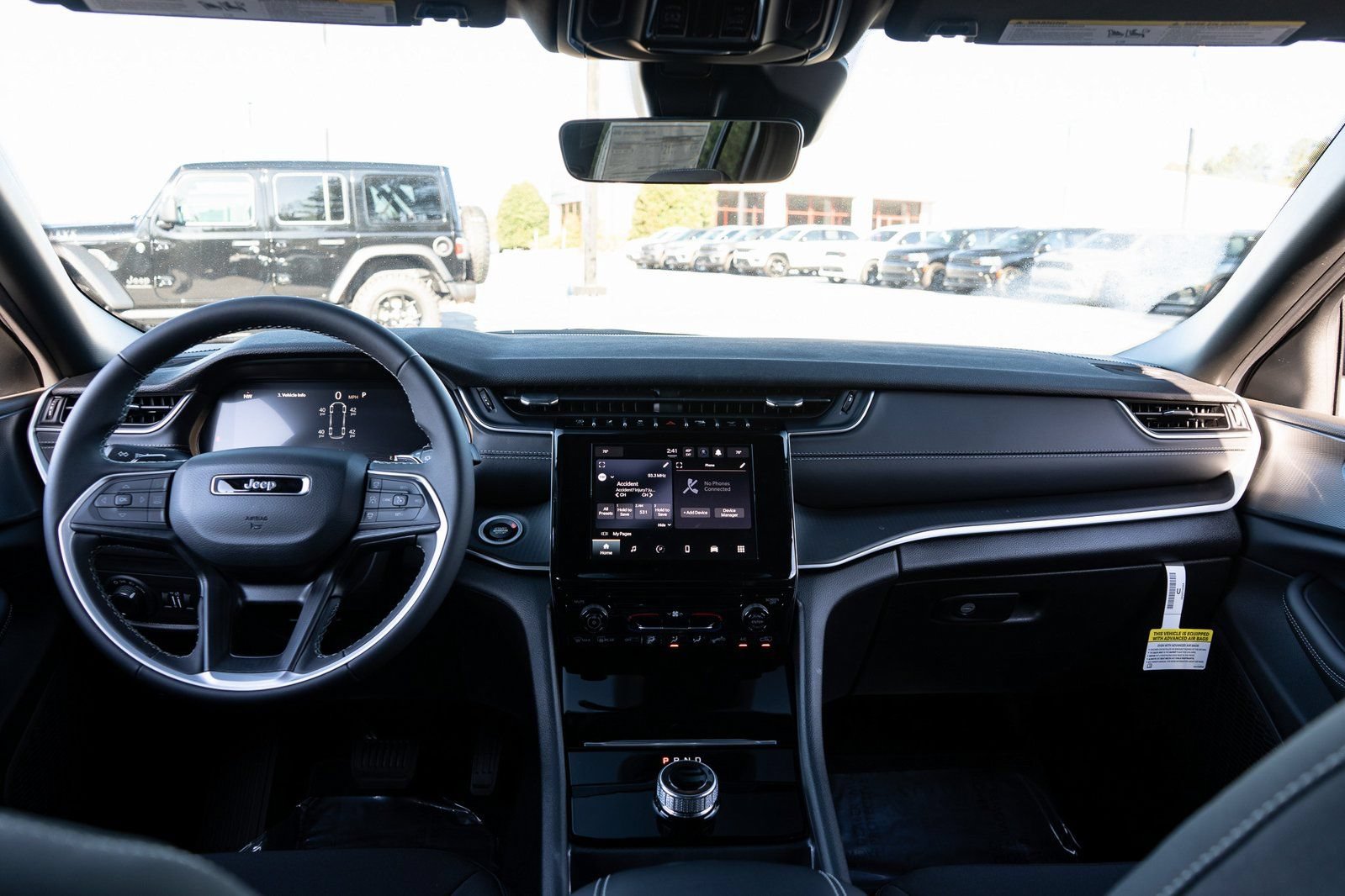 Used 2025 Jeep Grand Cherokee L Laredo RWD image 20