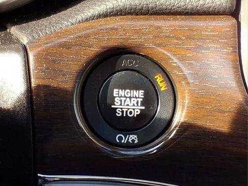 Used 2018 Jeep Grand Cherokee Limited AWD/4WD image 23