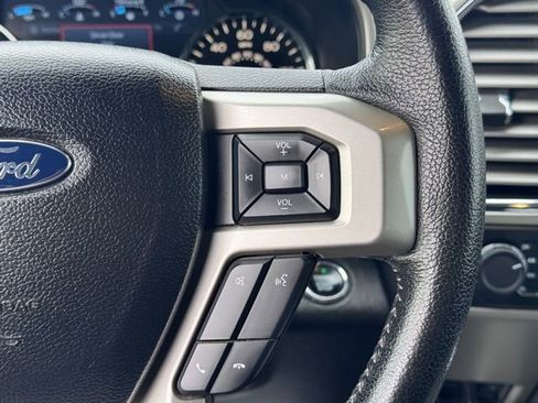 Used 2015 Ford F150 Lariat image 11