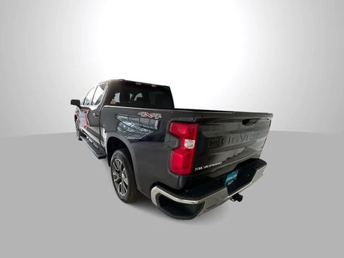 Used 2022 Chevrolet Silverado 1500 LT AWD/4WD image 6
