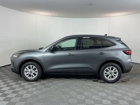 Used 2025 Ford Escape Active w/ Active Premium Tech Pack image 8