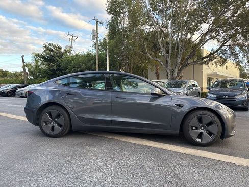 Used 2023 Tesla Model 3 Standard Range image 4