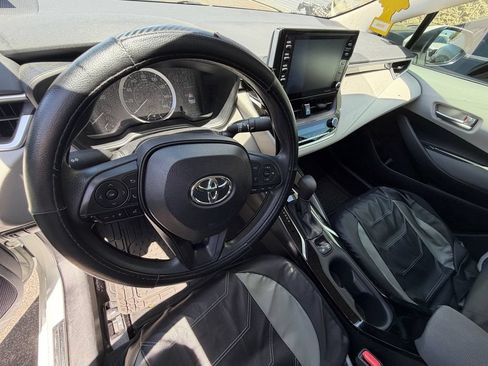 Used 2021 Toyota Corolla LE w/ Carpet Mat Package (TMS) FWD image 8