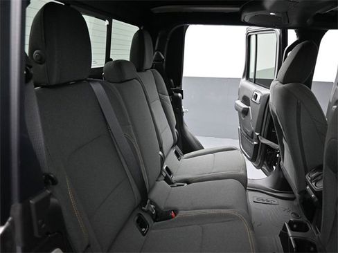 New 2025 Jeep Gladiator Sport image 21