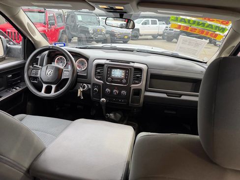 Used 2017 RAM 3500 Tradesman w/ Chrome Appearance Group image 32