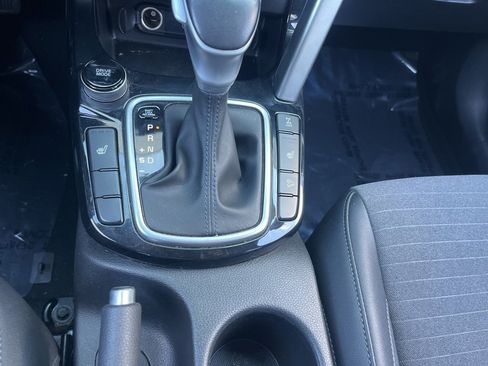 Used 2023 Kia Seltos S image 18