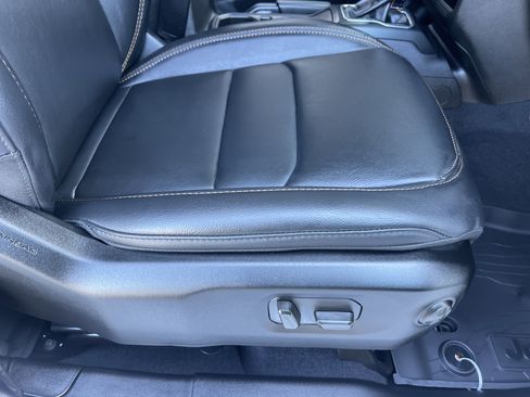 New 2025 Jeep Gladiator Sport image 27