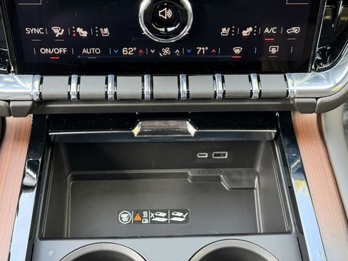 New 2026 GMC Yukon Denali w/ Sun & Power Step Package image 25