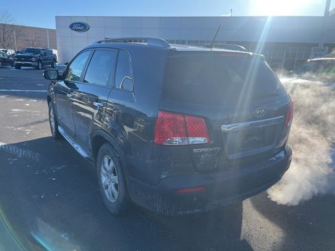 Used 2013 Kia Sorento LX w/ Convenience Pkg image 9