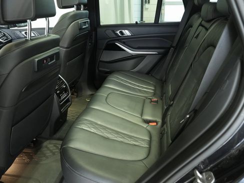 Used 2019 BMW X5 xDrive50i w/ M Sport Package image 38