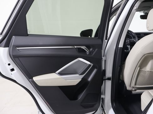 Used 2025 Audi Q3 2.0T Premium w/ Convenience Package image 23