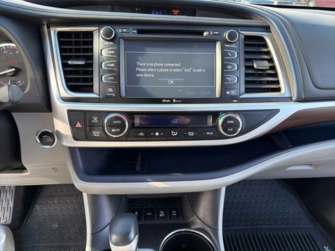 Used 2015 Toyota Highlander Limited Platinum image 30
