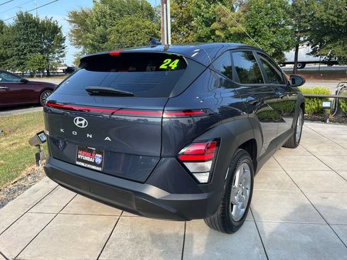 Used 2024 Hyundai Kona SE FWD image 11