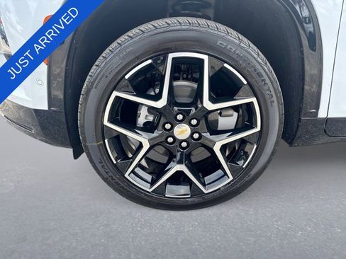 New 2026 Chevrolet Traverse High Country w/ LPO, Floor Liner Package FWD image 10