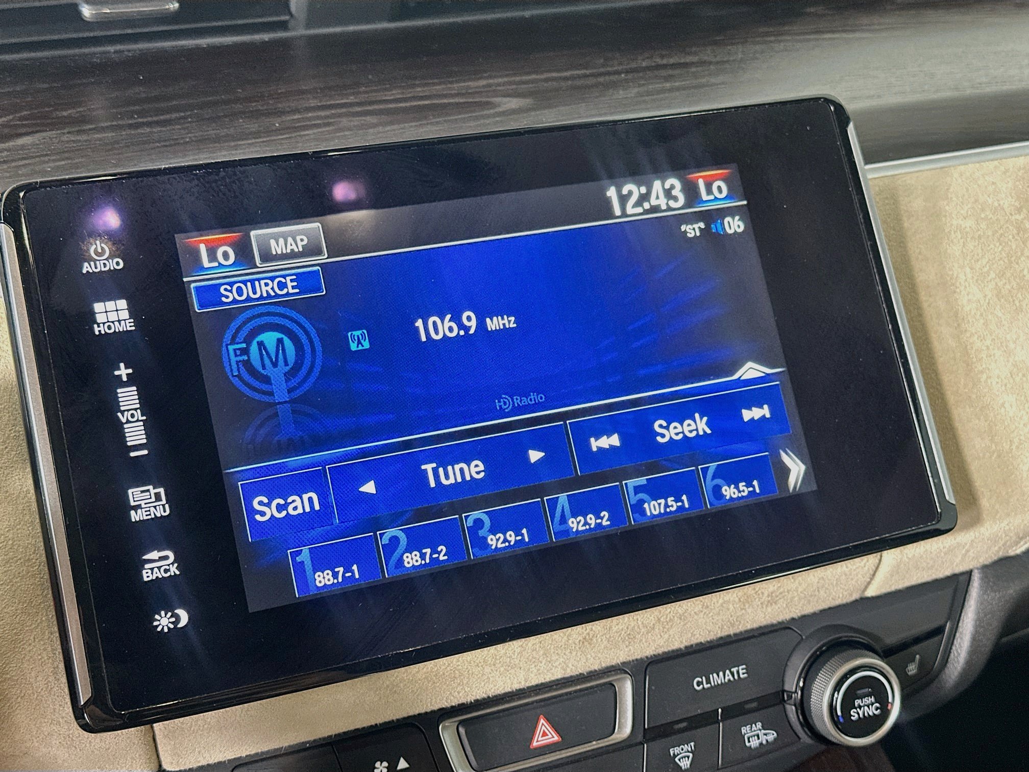 Used 2018 Honda Clarity Touring image 19
