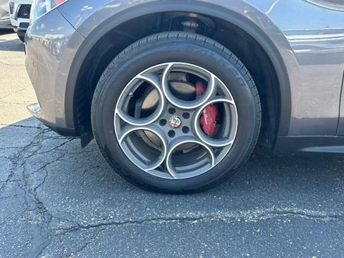 Used 2018 Alfa Romeo Stelvio Sport w/ Quick Order Package 22J Sport AWD/4WD image 2