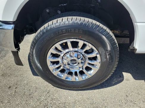 Used 2022 Ford F250 XLT w/ XLT Premium Package image 9