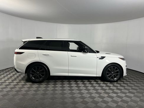 Used 2024 Land Rover Range Rover Sport Dynamic SE image 3