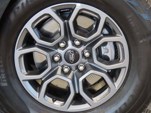 Used 2025 Ford Expedition Active RWD image 7
