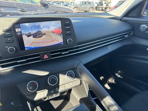 Certified 2026 Hyundai Elantra SE image 25