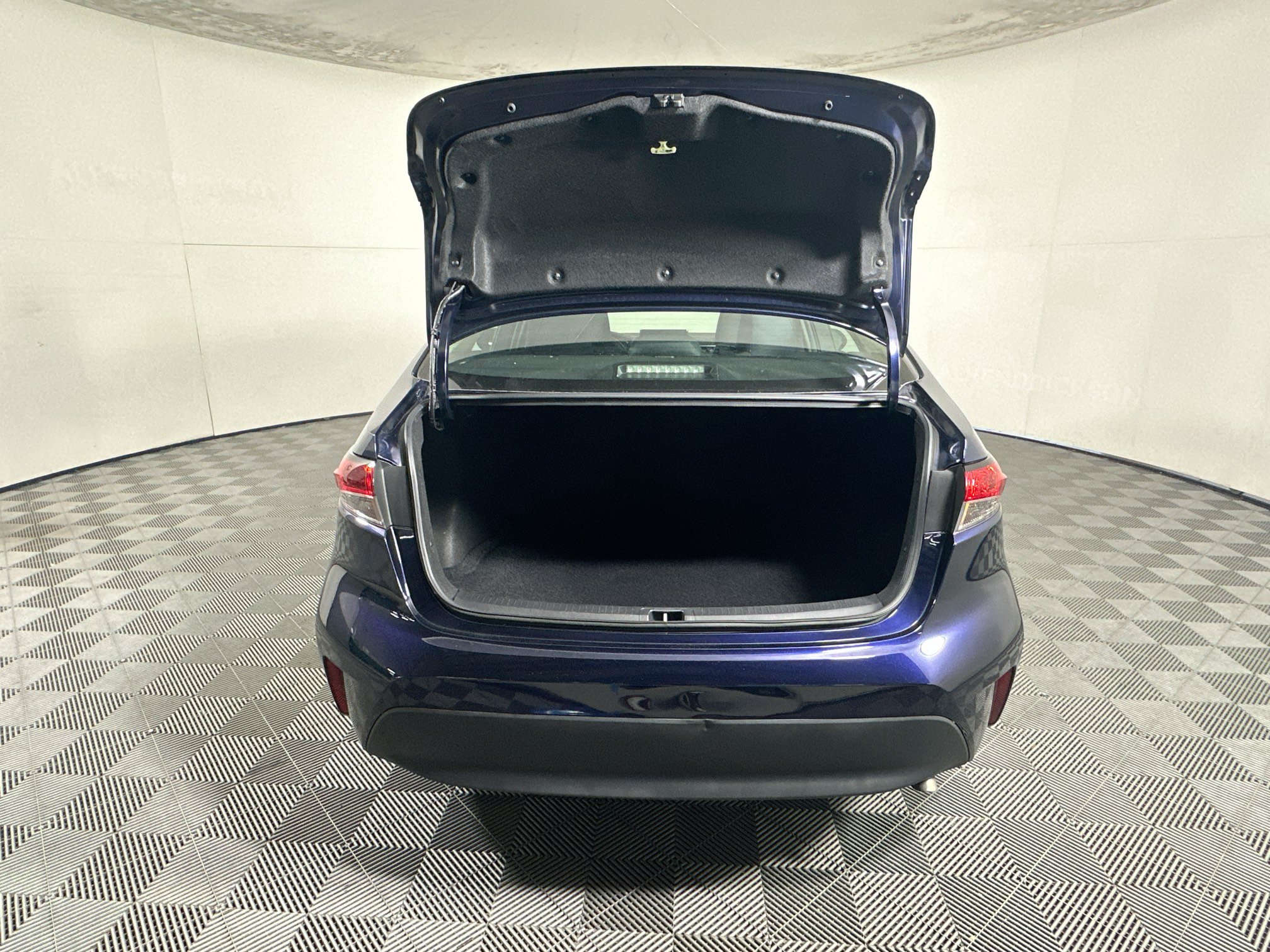 Used 2023 Toyota Corolla LE FWD image 30
