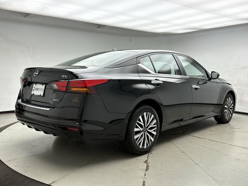 Used 2023 Nissan Altima 2.5 SV AWD/4WD image 5