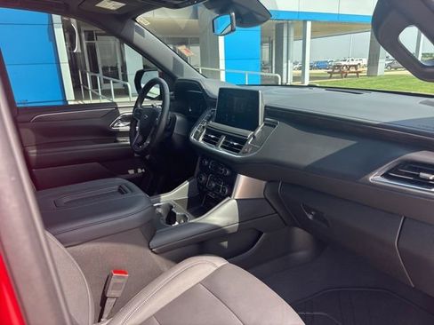 Used 2024 Chevrolet Tahoe Z71 w/ Luxury Package AWD/4WD image 24
