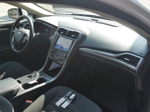 Used 2020 Ford Fusion SE AWD/4WD image 22