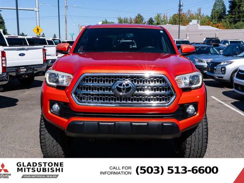 Used 2017 Toyota Tacoma TRD Off-Road w/ Tow Package AWD/4WD image 2