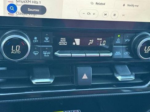 Used 2025 Toyota Highlander XSE image 28