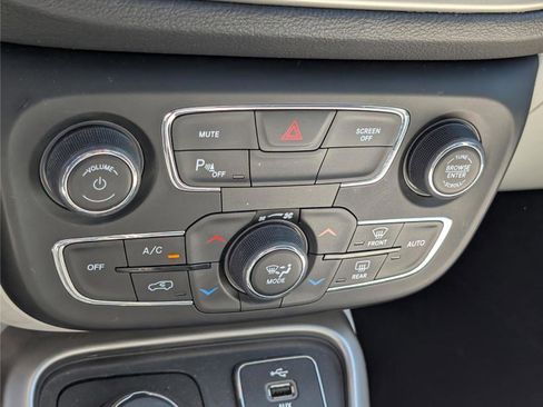 Used 2018 Jeep Compass Latitude w/ Popular Equipment Group AWD/4WD image 26