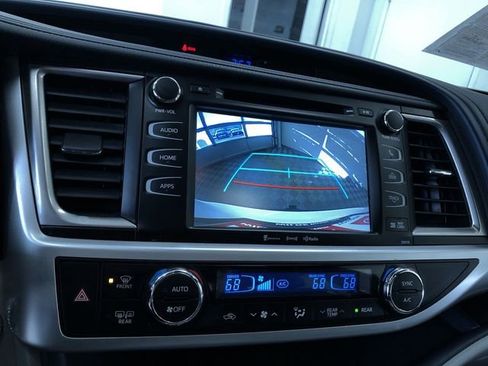 Certified 2017 Toyota Highlander XLE image 29