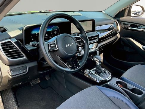 Used 2024 Kia Seltos S FWD image 17