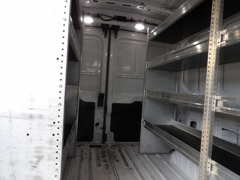 Used 2020 Ford Transit 250 Medium Roof AWD image 29