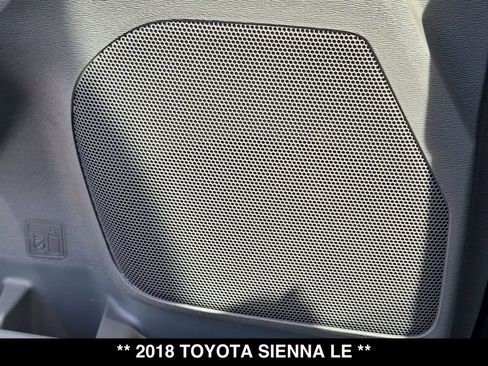 Used 2018 Toyota Sienna LE w/ Carpet Mat Package FWD image 23