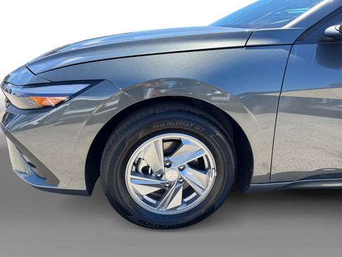 Certified 2026 Hyundai Elantra SE FWD image 9