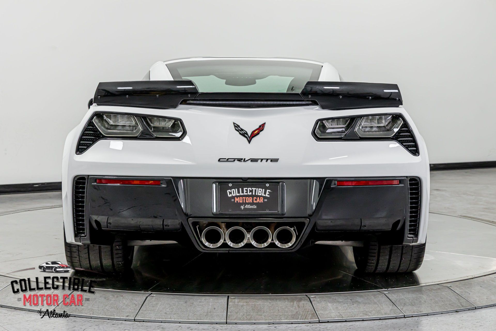 Used 2015 Chevrolet Corvette Z06 w/ 3LZ Preferred Equipment Group RWD image 19