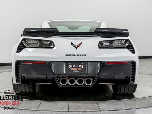 Used 2015 Chevrolet Corvette Z06 w/ 3LZ Preferred Equipment Group RWD image 19